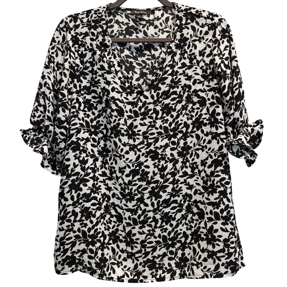 Well Worn Floral Blouse Womens Small Black White V-Neck‎ Ruffle 3/4 Sleeve Top